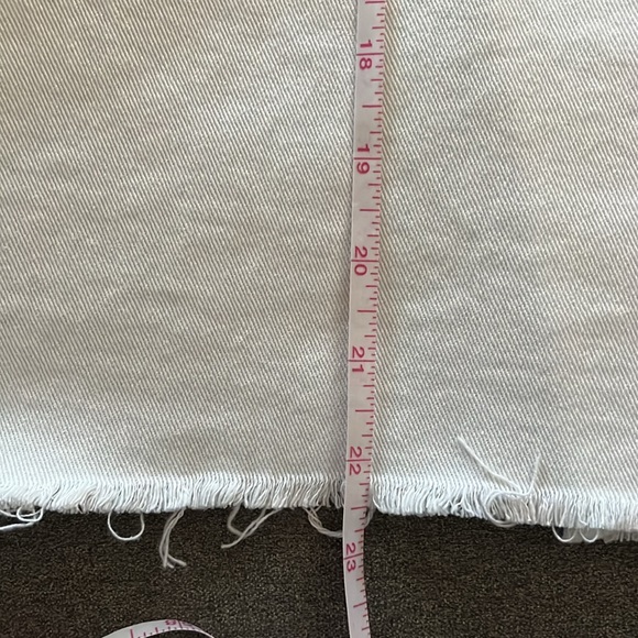 Harvey Faircloth White Distressed Top - Picture 9 of 13